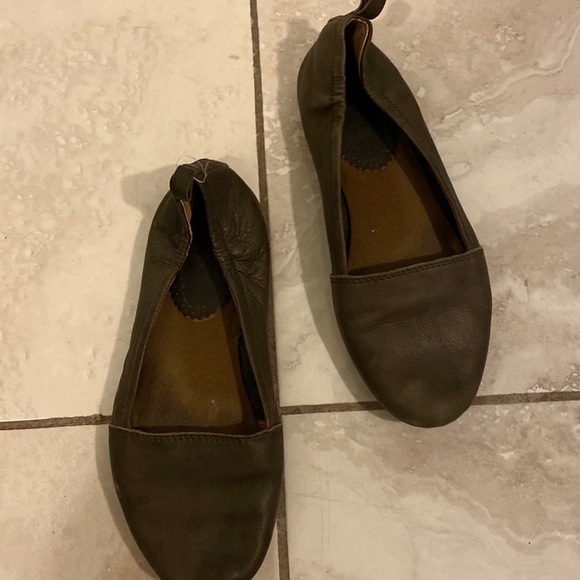 Latigo Shoes - ❤️5for25$❤️ Antropologie Latigo leather flats 7,5